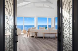 Distinguished Oceanfront Point Estate with Iconic Beach Mountain Vistas - 2