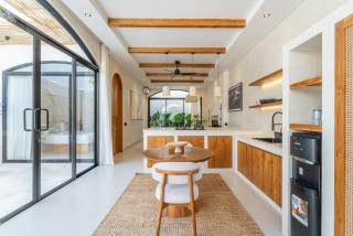 Yolla 2021-A, Uluwatu by Yolla Hospitality - 4