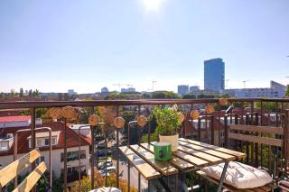 Cozy Apartment next to bus station with perfect city views - 8