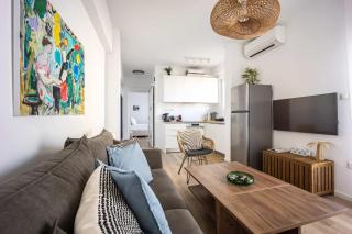 O&O Group- Cozy 2BR Near Metro Acropolis View - 4