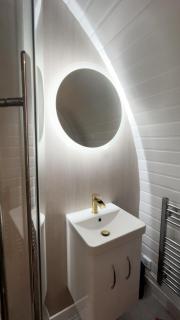 Eira Pod - Luxury Glamping escape - private Hot tub - 5