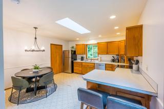 Fern House Rustic Modern Hiking Base Sequim - 8