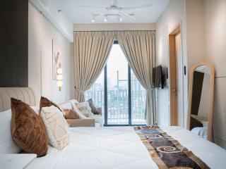 The Luxe KLCC by Infinitum - Deluxe Triple Room A with Sofa-Bed - 9