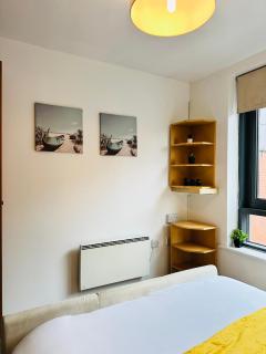 City Centre Free Parking 2 Bedroom Apartment - 2