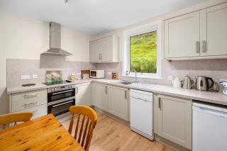 Charming 2-Bed Cottage on Tranquil Raera Farm - Kilninver - 7