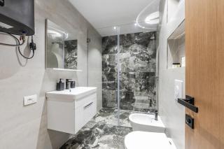 The Seaview Jacuzzi Suite by PS - 7