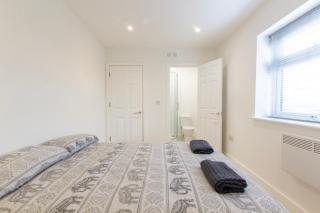 Radstock Road - Room 2a - 3