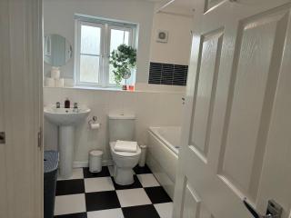 Spacious Coach house - Pet Friendly - Close to sea - 2