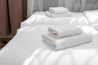 Żelazna Downtown Apartment by BookingHost - 8