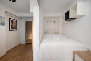 Żelazna Downtown Apartment by BookingHost - 3