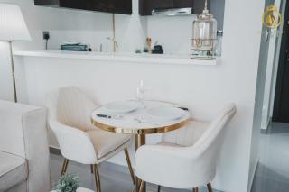 Queens Estate Vacation Homes - Merano Tower, Business Bay - 2
