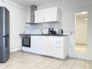 MAX117 moderne Monteurwohnung mit Balkon - 9
