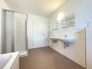 MAX117 moderne Monteurwohnung mit Balkon - 2