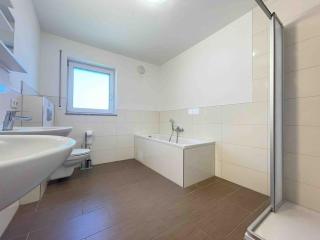 MAX117 moderne Monteurwohnung mit Balkon - 3