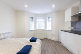 Radstock Road - Room 1b - Southampton - 4