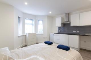 Radstock Road - Room 1b - Southampton - 6