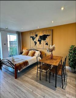 Charming Flat Near ABBA Arena - 0