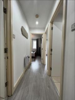 Charming Flat Near ABBA Arena - 4
