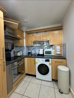 Charming Flat Near ABBA Arena - 3