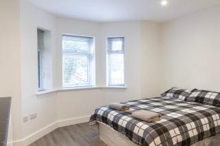 Radstock Road - Room 2b - 7