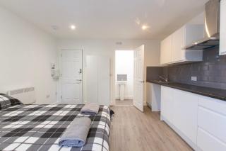 Radstock Road - Room 2b - 5