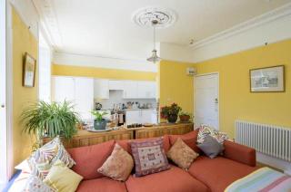 Stunning 2-bedroom Duplex in the heart of Clifton - 5