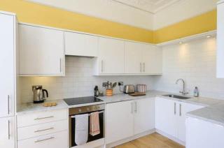 Stunning 2-bedroom Duplex in the heart of Clifton - 1