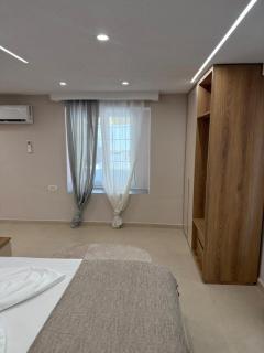 3 Min to Center, Stylish Villa 1st Apartment Stay - 5