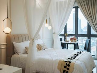 The Luxe KLCC by Infinitum - Deluxe Double Room B with Staircase - 0
