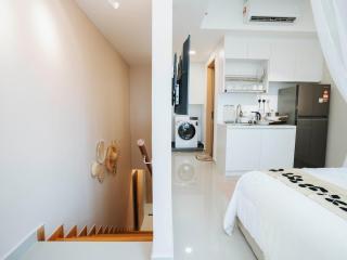 The Luxe KLCC by Infinitum - Deluxe Double Room B with Staircase - 1