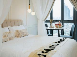The Luxe KLCC by Infinitum - Deluxe Double Room B with Staircase - 8