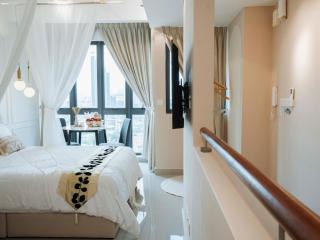 The Luxe KLCC by Infinitum - Deluxe Double Room B with Staircase - 6