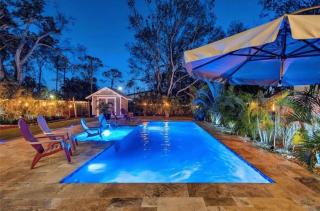 Charming 3 Bedroom House with a Beautiful Pool AC and Wifi in St Petersburg - 4