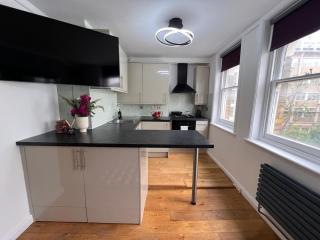 The Fitz Pad - Fitzrovia - By Frankie Says - 1