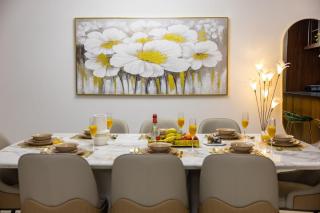 Serene 2BR Burj Khalifa & Fountain View - 3