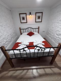 White Moscow Rooms - 1