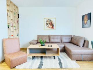 Family Nest - Two-Bedroom Apartment in City Centre by He-Ra Apartments Skopje - 0