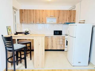 Family Nest - Two-Bedroom Apartment in City Centre by He-Ra Apartments Skopje - 9