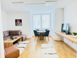 Family Nest - Two-Bedroom Apartment in City Centre by He-Ra Apartments Skopje - 1
