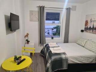 Cozy Pod - Northumberland Park - North London - 1