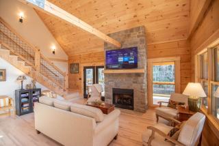 Riverstead Cabin- Riverfront, Wrap Around Porch, Hot Tub & More - 4