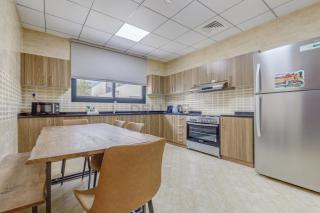 Luxury Villa with Panoramic Sea and Mountain Views and Private Pool, Minutes Drive Away from Khorfakkan Waterfalls and Fujairah Crystal White Beaches, Al Dana Island, Fujairah by Deluxe Holiday Homes - 8