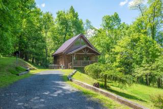 Updated Cabin Mins from Downtown West Jefferson- Hot Tub, Porches, Dogs OK - 9