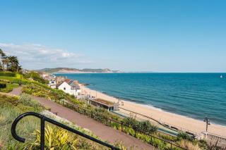 Stunning Jurassic 3 bed with views over Lyme Bay - 7