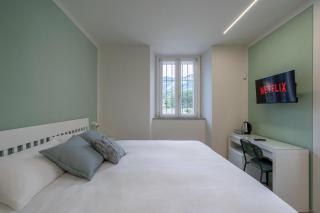 Front Lake Como - 3 Bedrms with AC, Free Parking and Wifi - 8