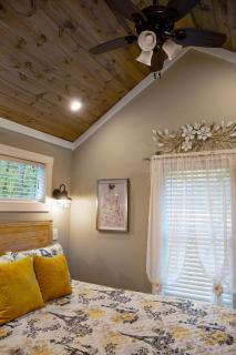 Tiny Home - Grill, Near East Fork - 7