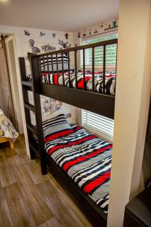 Tiny Home - Grill, Near East Fork - 6