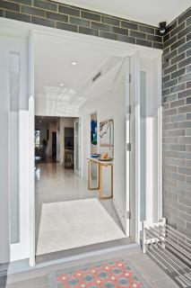5E4 Spacious Abnb-style 5BR Retreat, 2 Parking, Balcony, Nr Top Ryde - 4
