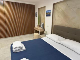 Parthenope House - 7