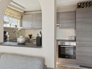 Apartment Enrik - 150m from the sea by Interhome - 2